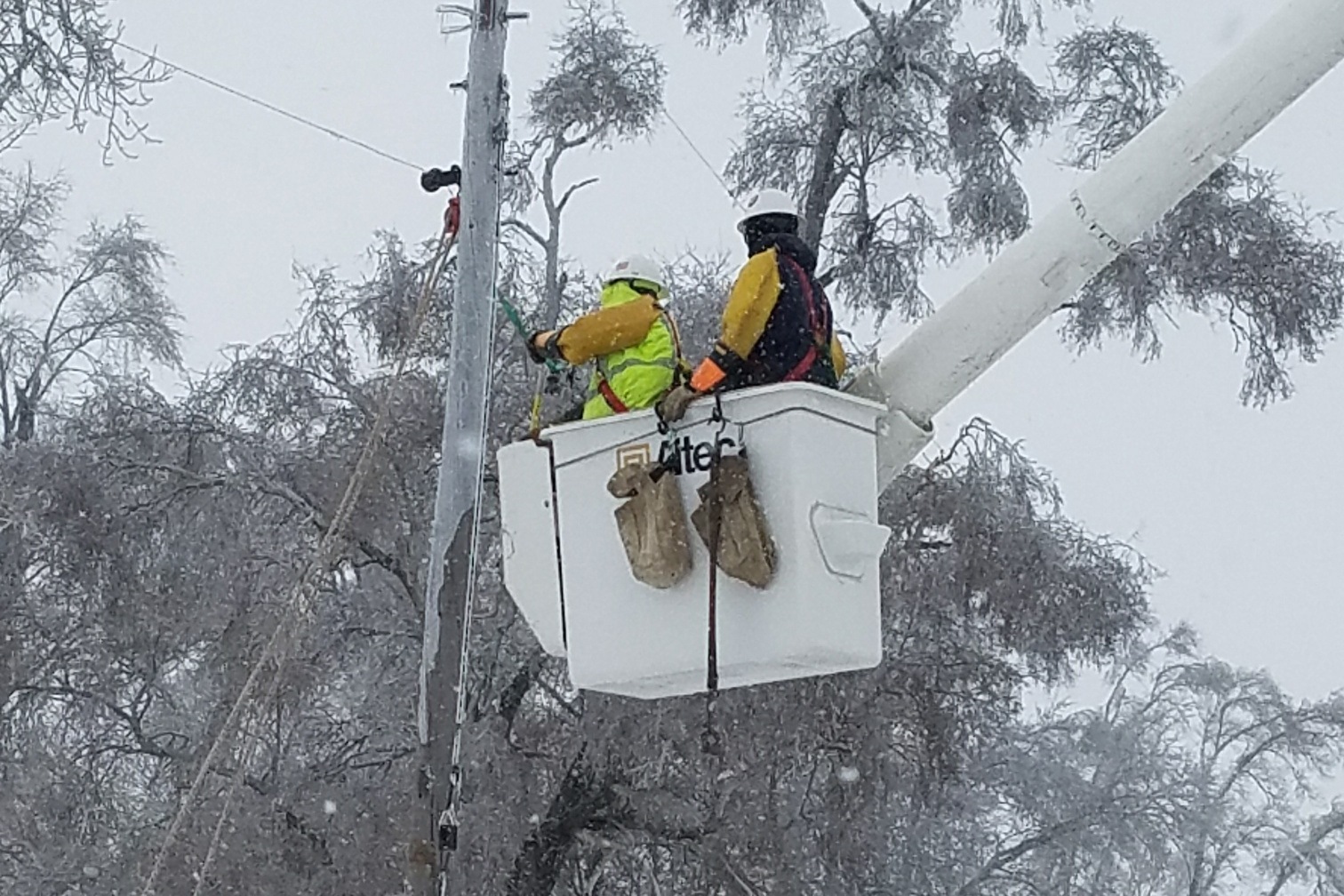 Chicago Crews Mobilized to Oklahoma After Historic Ice Storm